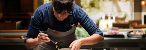 Manu está entre os paranaenses que estão na lista de cem melhores restaurantes do Brasil 2025 da Revista Exame
