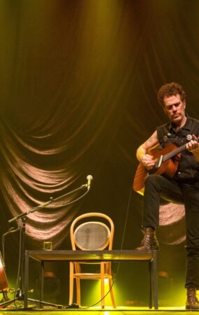 Nando Reis em Curitiba promete show cheio de clássicos (Foto: Foto de: Carol Siqueira/Divulgação.)